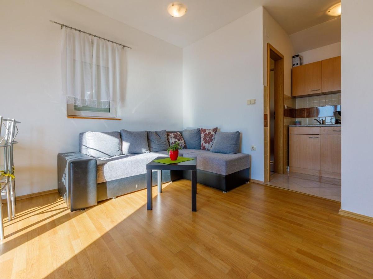 Apartments Benny 茨里克韦尼察 外观 照片